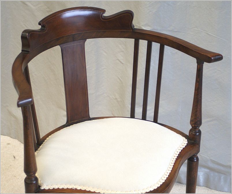 9054 Antique Inlaid Walnut Corner Chair Detail 1
